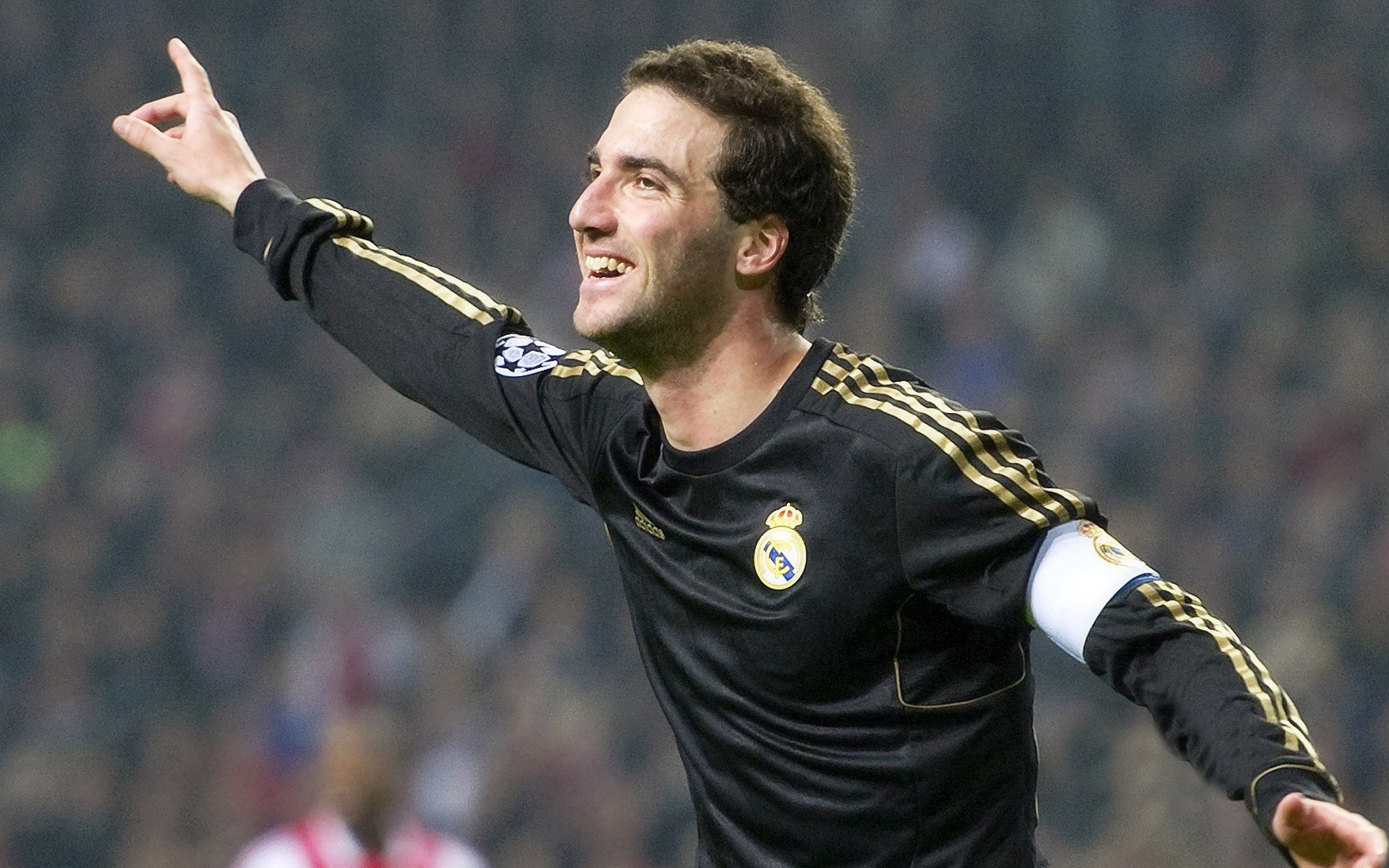 团队配合诠释完美攻防，高效的团队配合